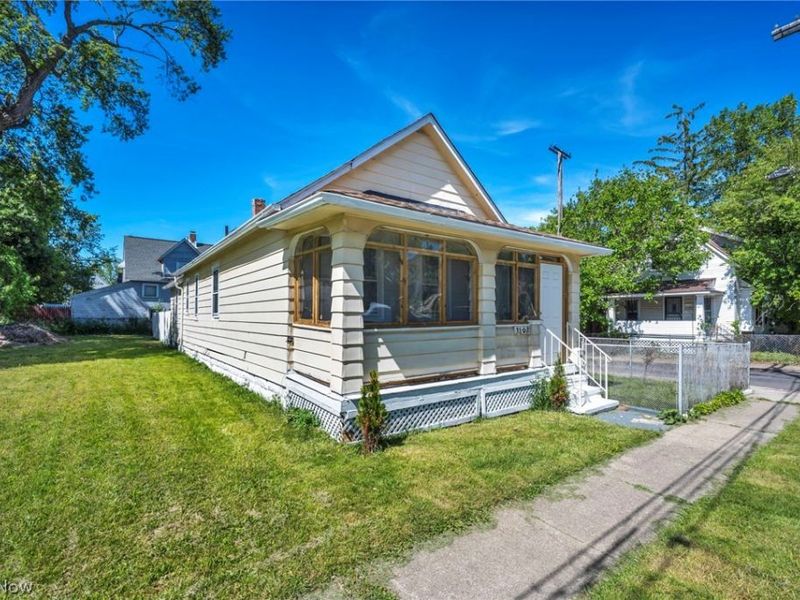 3502 Carlyle Avenue, Cleveland, OH 44109 Photo 3
