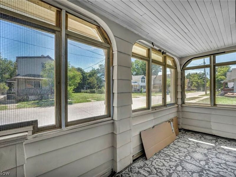 3502 Carlyle Avenue, Cleveland, OH 44109 Photo 5