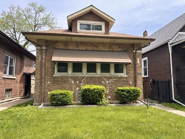 7949 S Manistee Avenue , Chicago, IL 60617