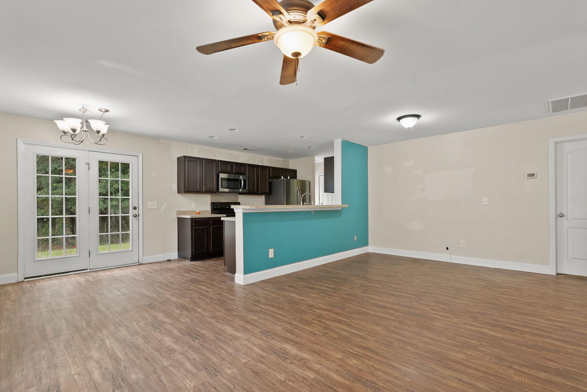 121 Coosawatchie Street Photo 10