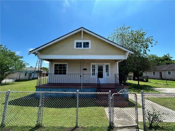 304 LEBOEUF Street , New Orleans, LA 70114