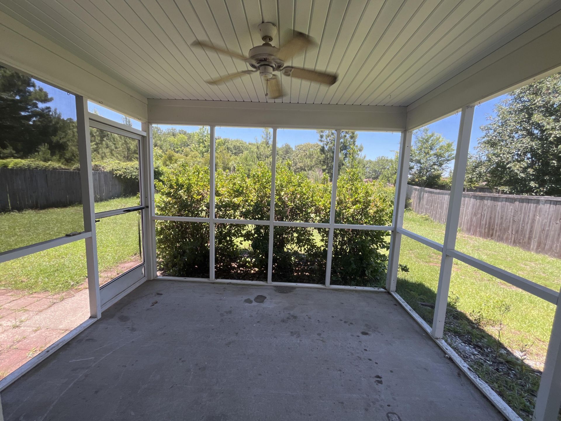 5064 Ballantine Drive Photo 6