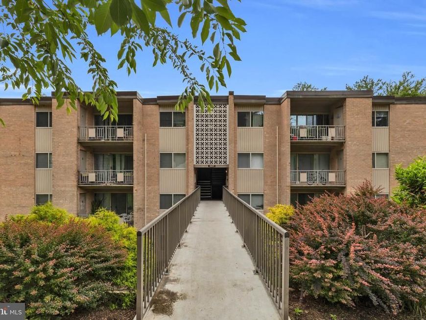 5107 Crossfield Court, Unit 304, Rockville, MD 20852 Main Photo