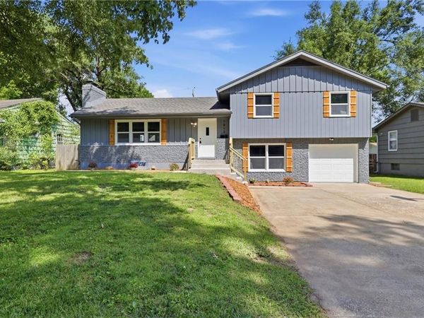 7913 Elm Avenue, Raytown, MO 64138
