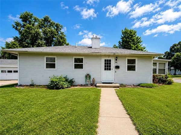 221 S Frederick Avenue, Maryville, MO 64468