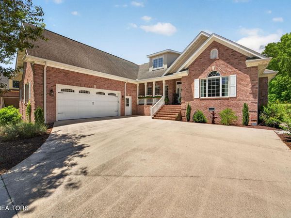 211 Tomlon Rd, Crossville, TN 38555