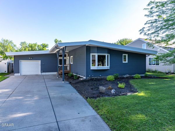 510 18TH Avenue S, Grand Forks, ND 58201