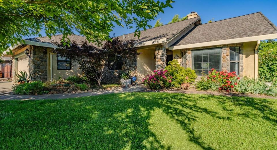 20100 Apple Dr, Lockeford, CA 95237 Photo