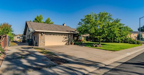 20100 Apple Dr, Lockeford, CA 95237 Photo