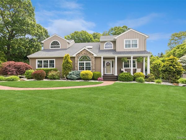 42 Adelia Path , Riverhead, NY 11901