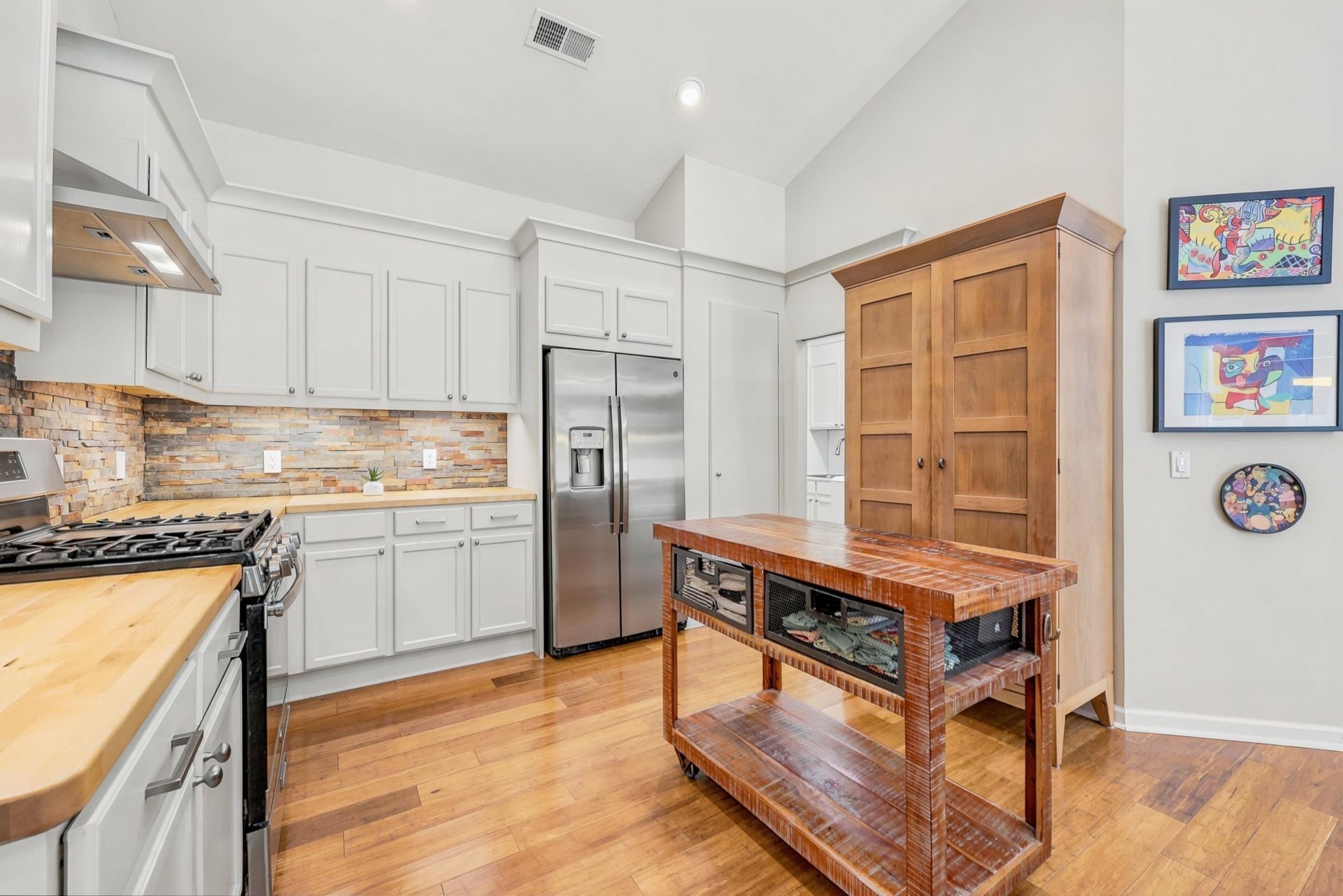 1215 Loblolly Ln. Photo 10