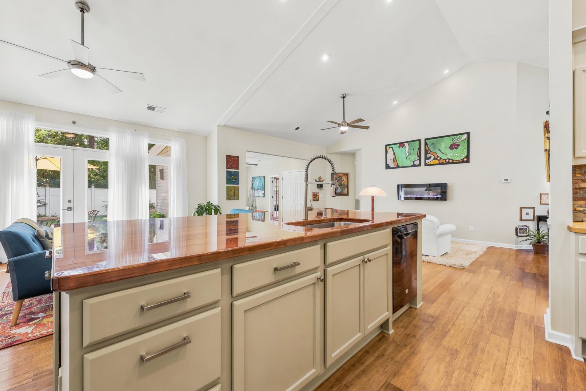 1215 Loblolly Ln. Photo 8