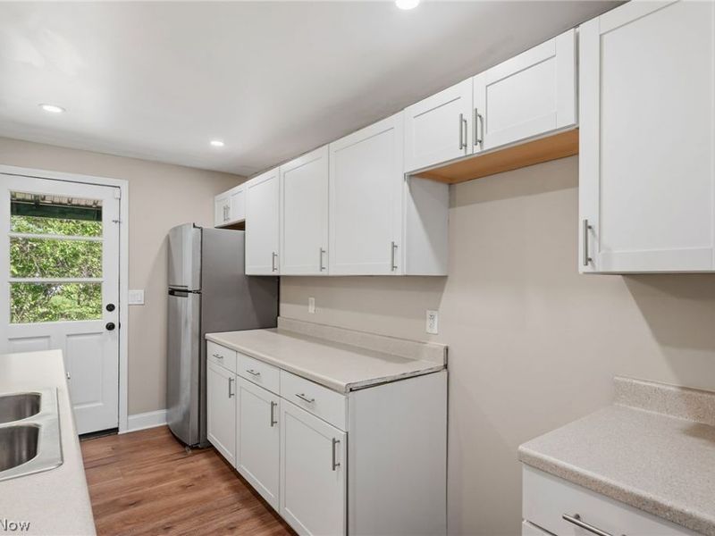 815 E Cassell Avenue, Barberton, OH 44203 Photo 16