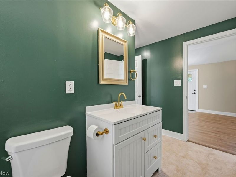 815 E Cassell Avenue, Barberton, OH 44203 Photo 21