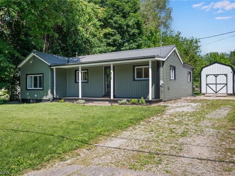 815 E Cassell Avenue, Barberton, OH 44203 Photo 3