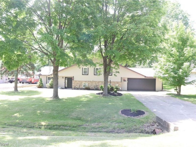 812 Blackfeet Trail , Macedonia, OH 44056 Photo 3