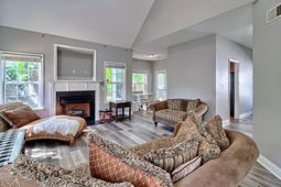 309 Joshua Tree Court photo 4