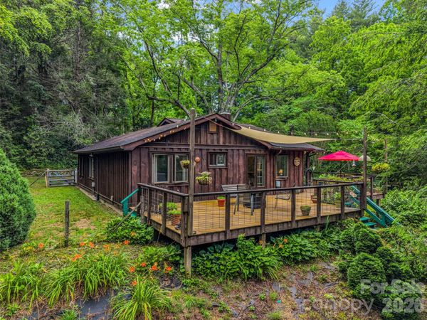 2212 Green River Road , Zirconia, NC 28790