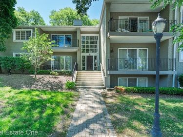 1113 N OLD WOODWARD Avenue , Birmingham, MI 48009