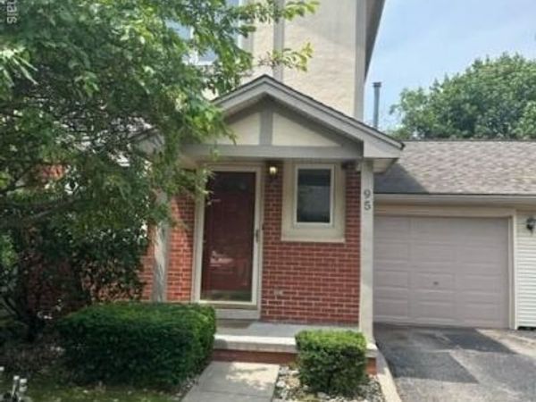 95 Walnut Boulevard, Rochester, MI 48307