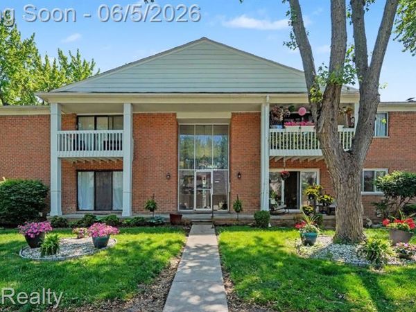 42744 Sheldon Place, Clinton Twp, MI 48038
