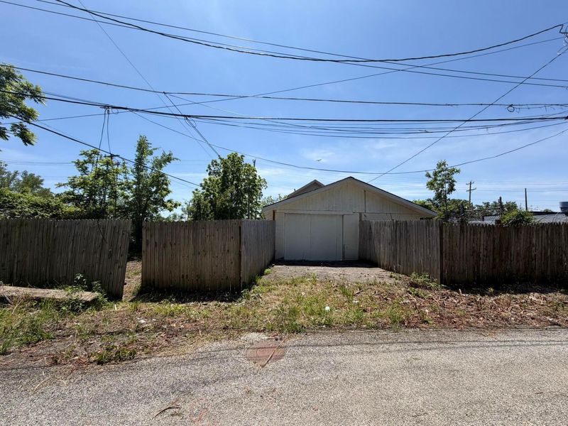 1674 E Hudson Street , Columbus, OH 43211 Photo 5