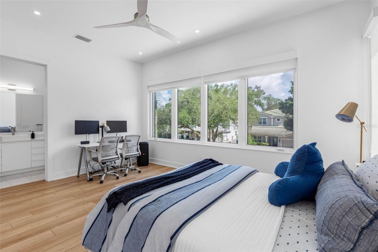 3208 W Lawn Avenue, Tampa, FL 33611 Photo