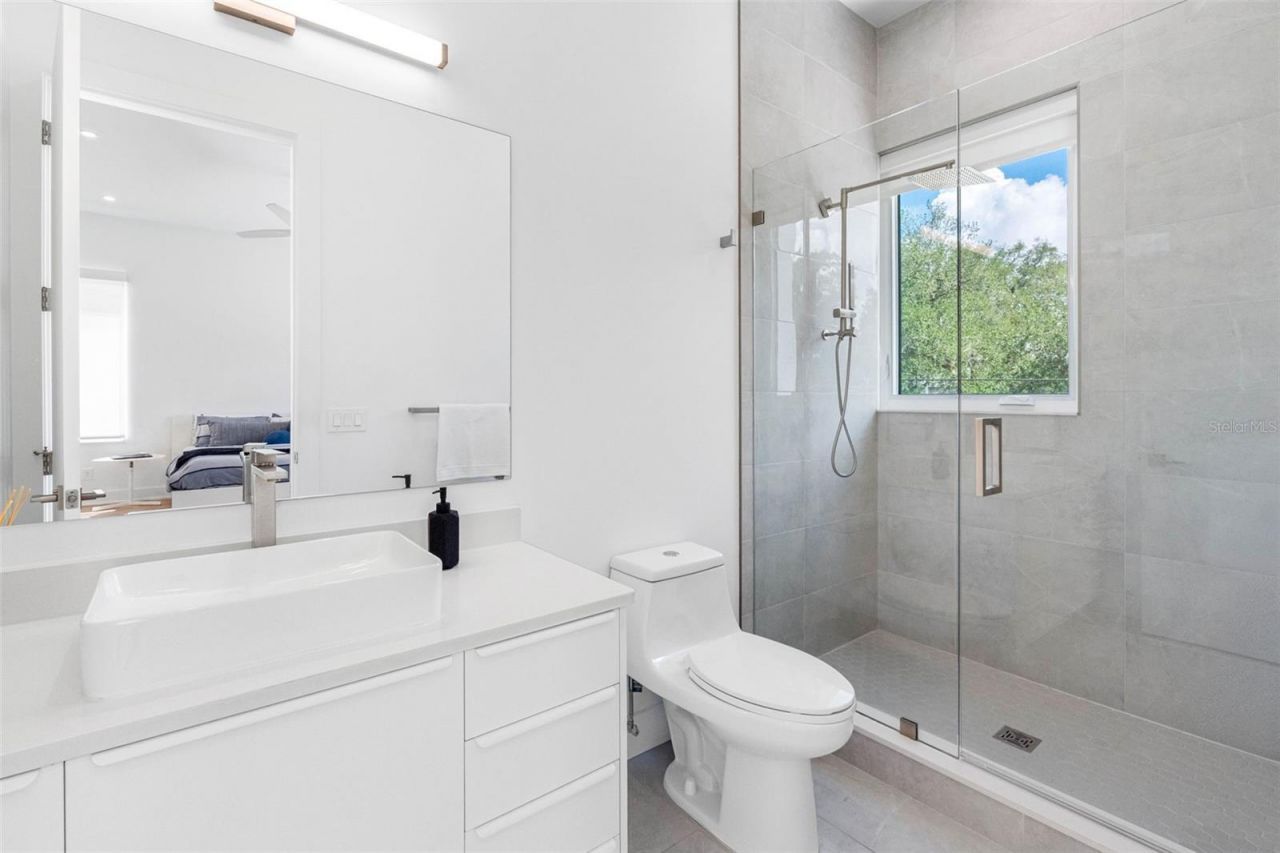 3208 W Lawn Avenue, Tampa, FL 33611 Photo