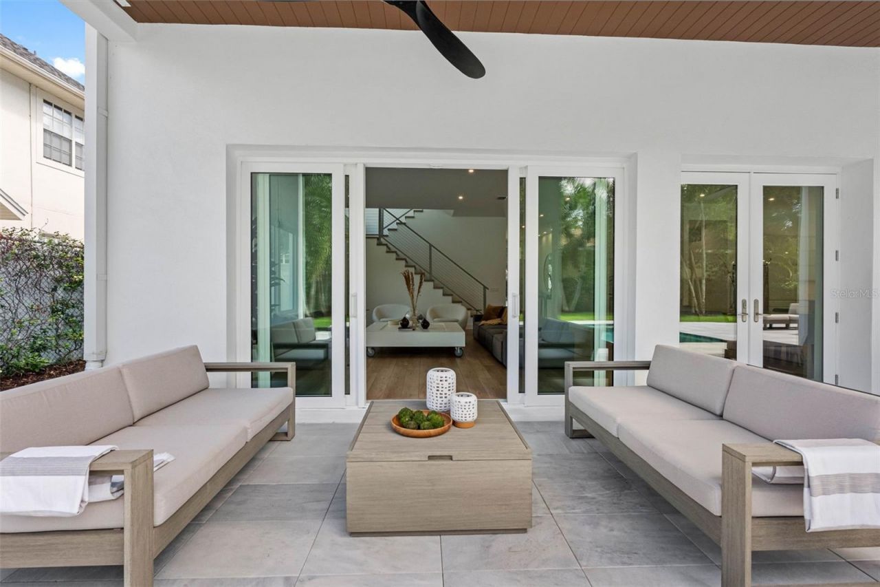 3208 W Lawn Avenue, Tampa, FL 33611 Photo