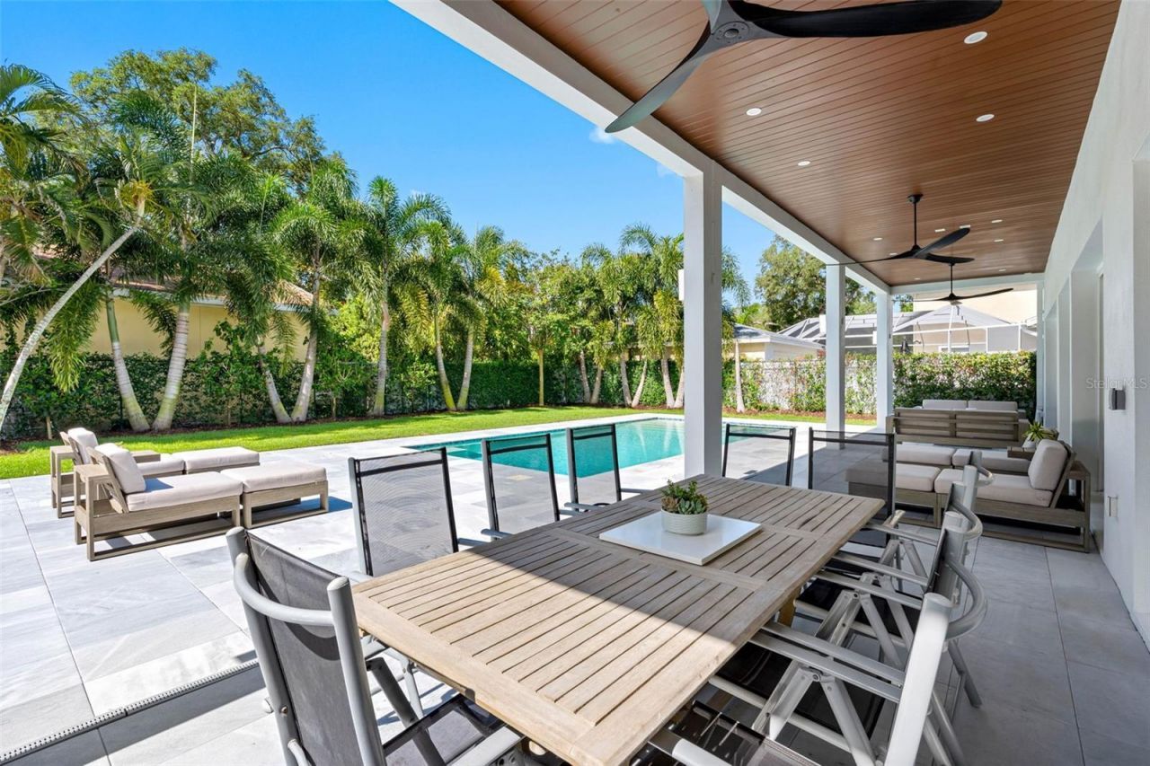 3208 W Lawn Avenue, Tampa, FL 33611 Photo