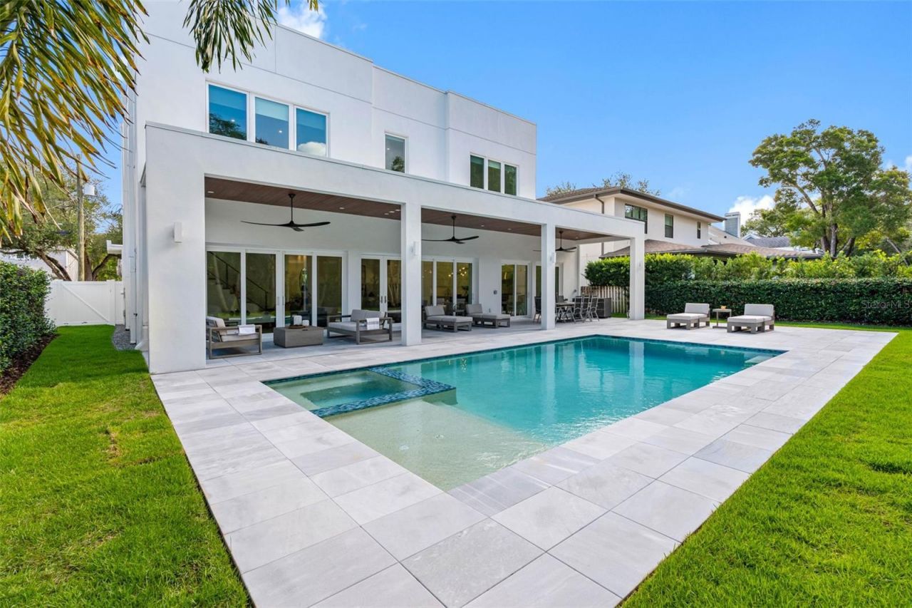 3208 W Lawn Avenue, Tampa, FL 33611 Photo