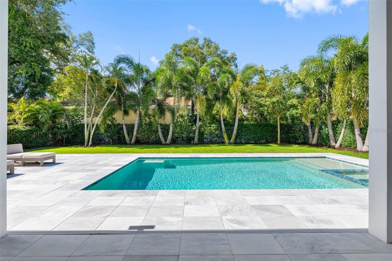 3208 W Lawn Avenue, Tampa, FL 33611 Photo