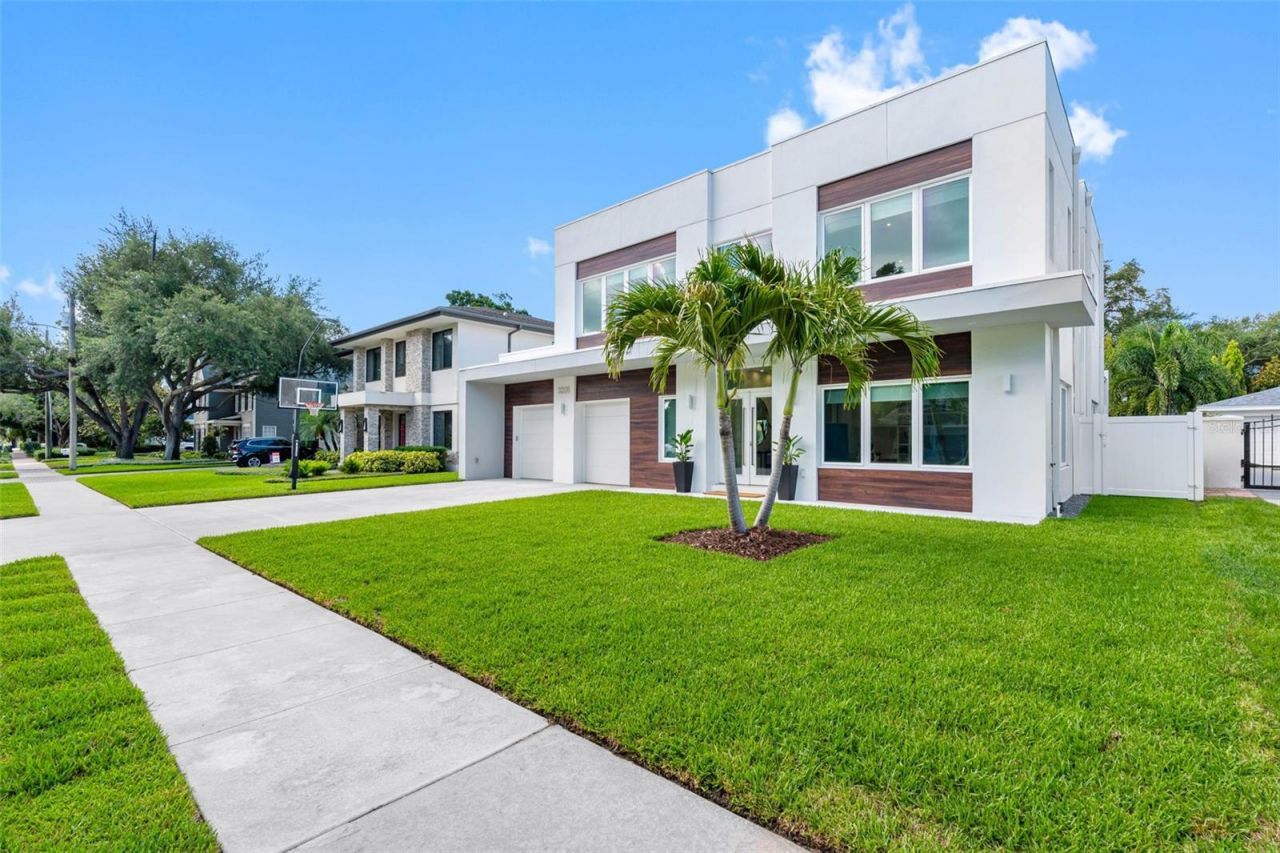 3208 W Lawn Avenue, Tampa, FL 33611 Photo