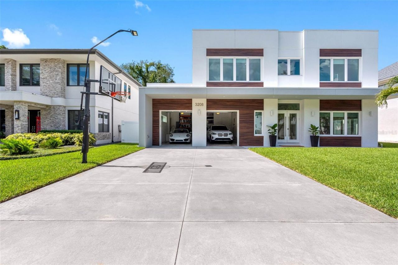3208 W Lawn Avenue, Tampa, FL 33611 Photo