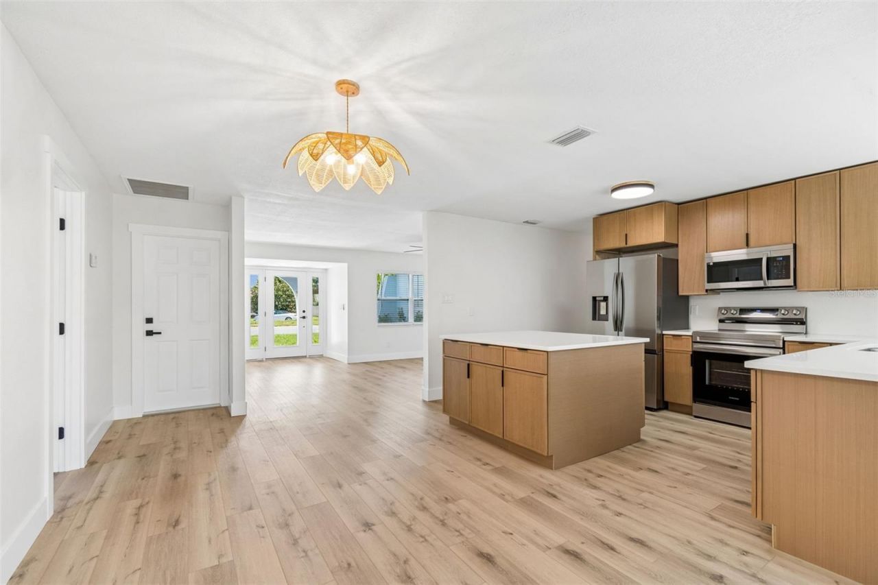 1101 54th Avenue S, Saint Petersburg, FL 33705 Photo