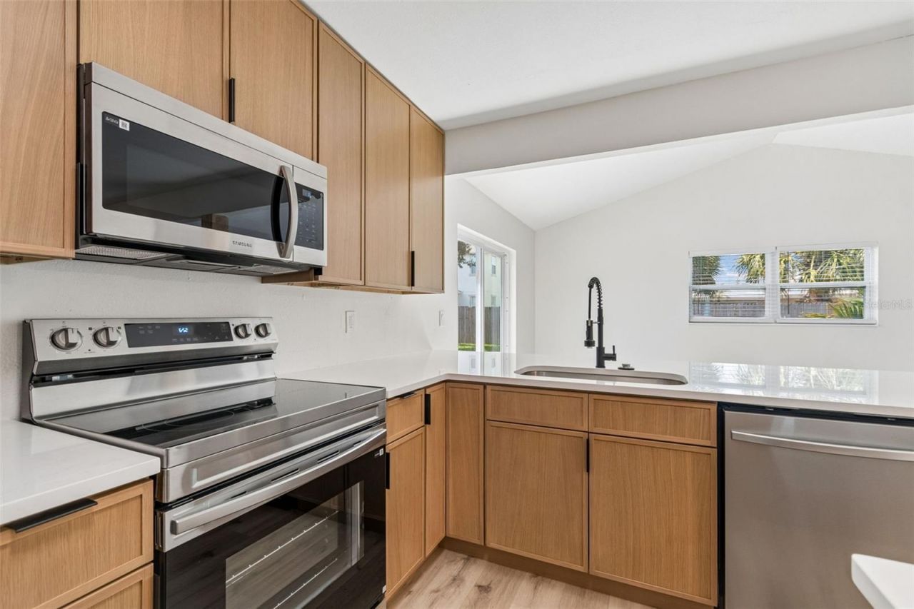 1101 54th Avenue S, Saint Petersburg, FL 33705 Photo
