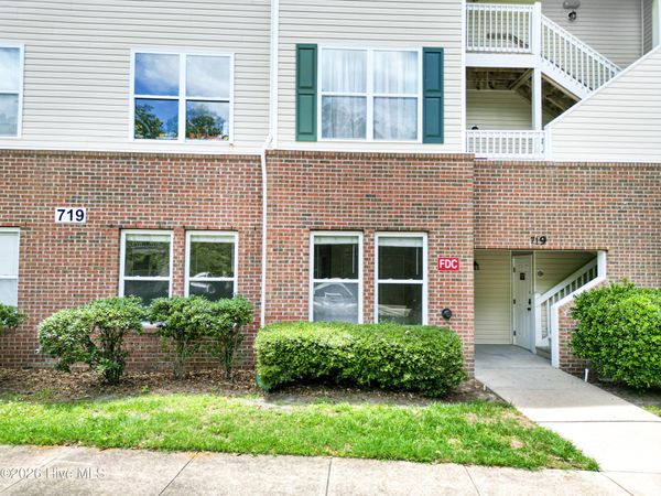 719 Indica Court, Unit Apt 102, Wilmington, NC 28405