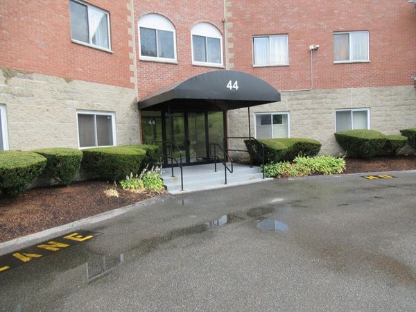 44 Loomis St., Unit 103, Malden, MA 02148