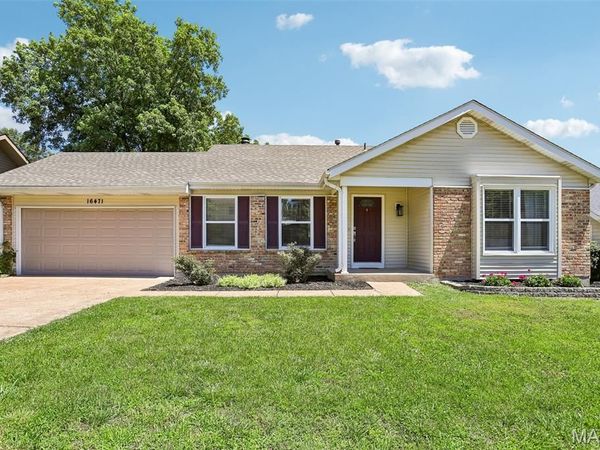 16471 Fullerton Meadows Drive , Wildwood, MO 63011
