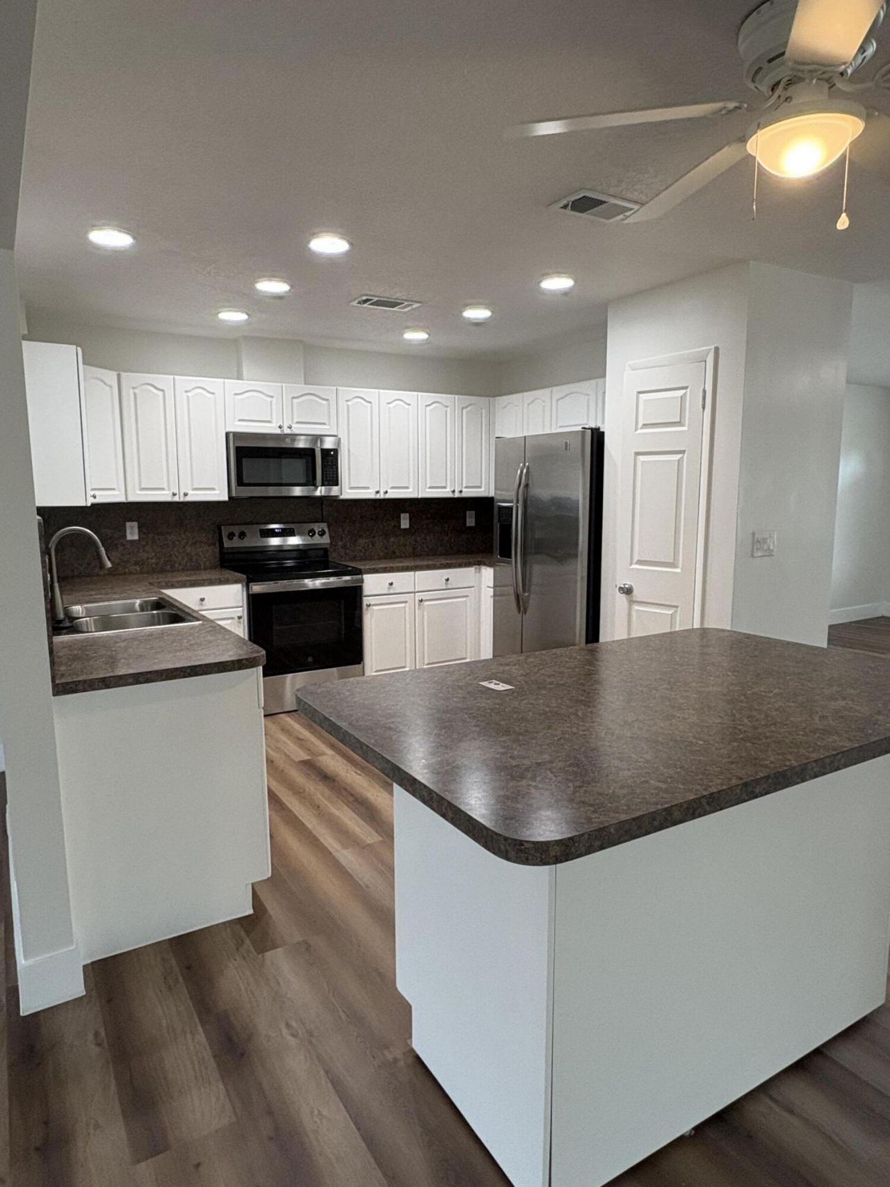285 NE Floresta Drive, Port Saint Lucie, FL 34983 Photo