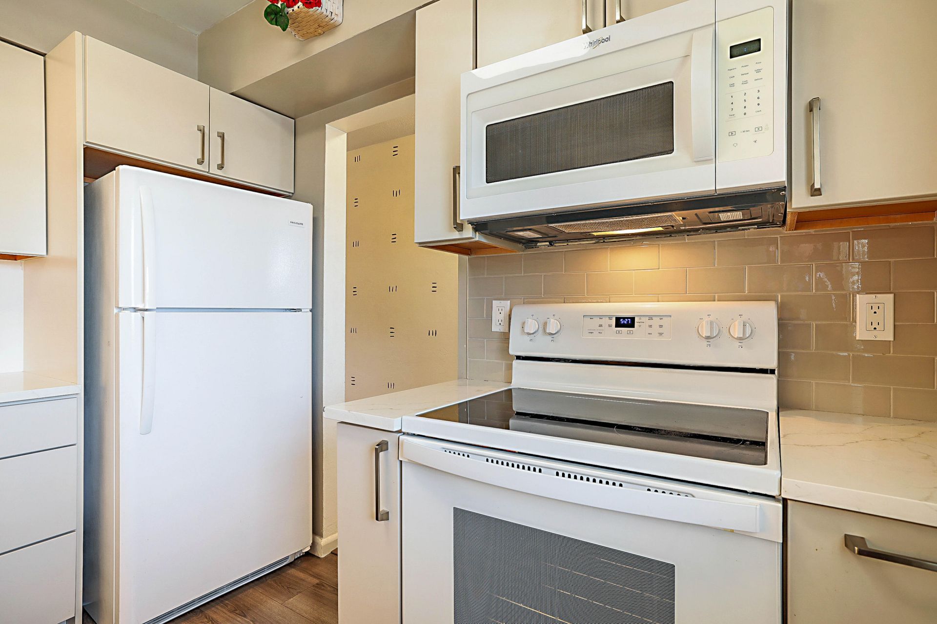 230 N Federal Highway, Unit 305, Deerfield Beach, FL 33441 Photo