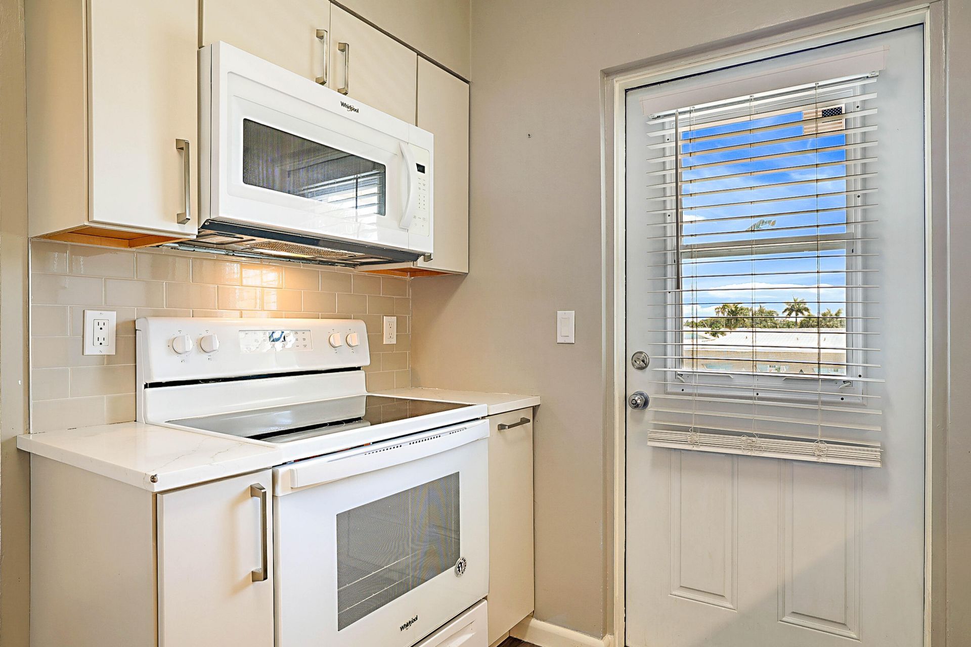 230 N Federal Highway, Unit 305, Deerfield Beach, FL 33441 Photo