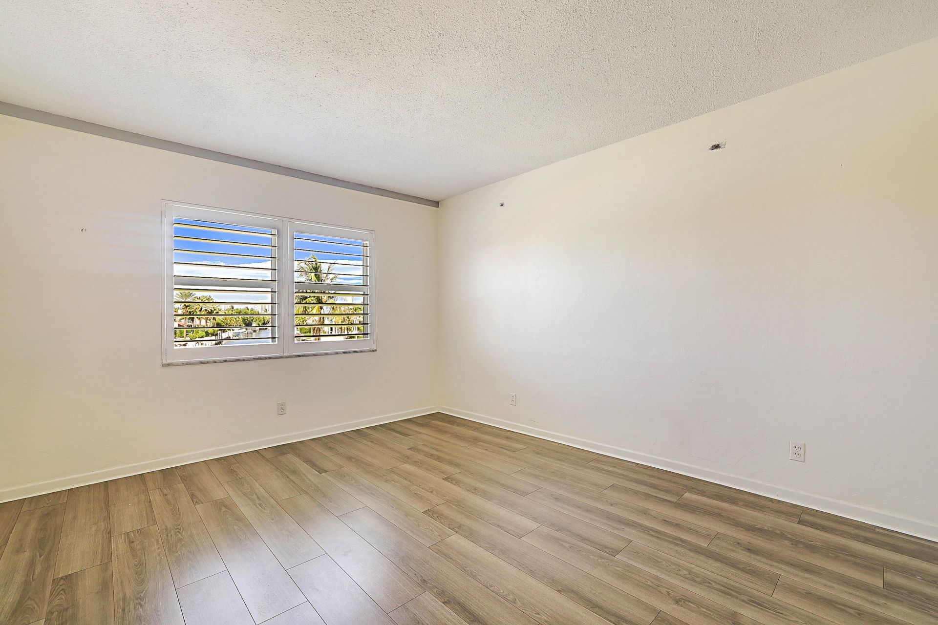 230 N Federal Highway, Unit 305, Deerfield Beach, FL 33441 Photo