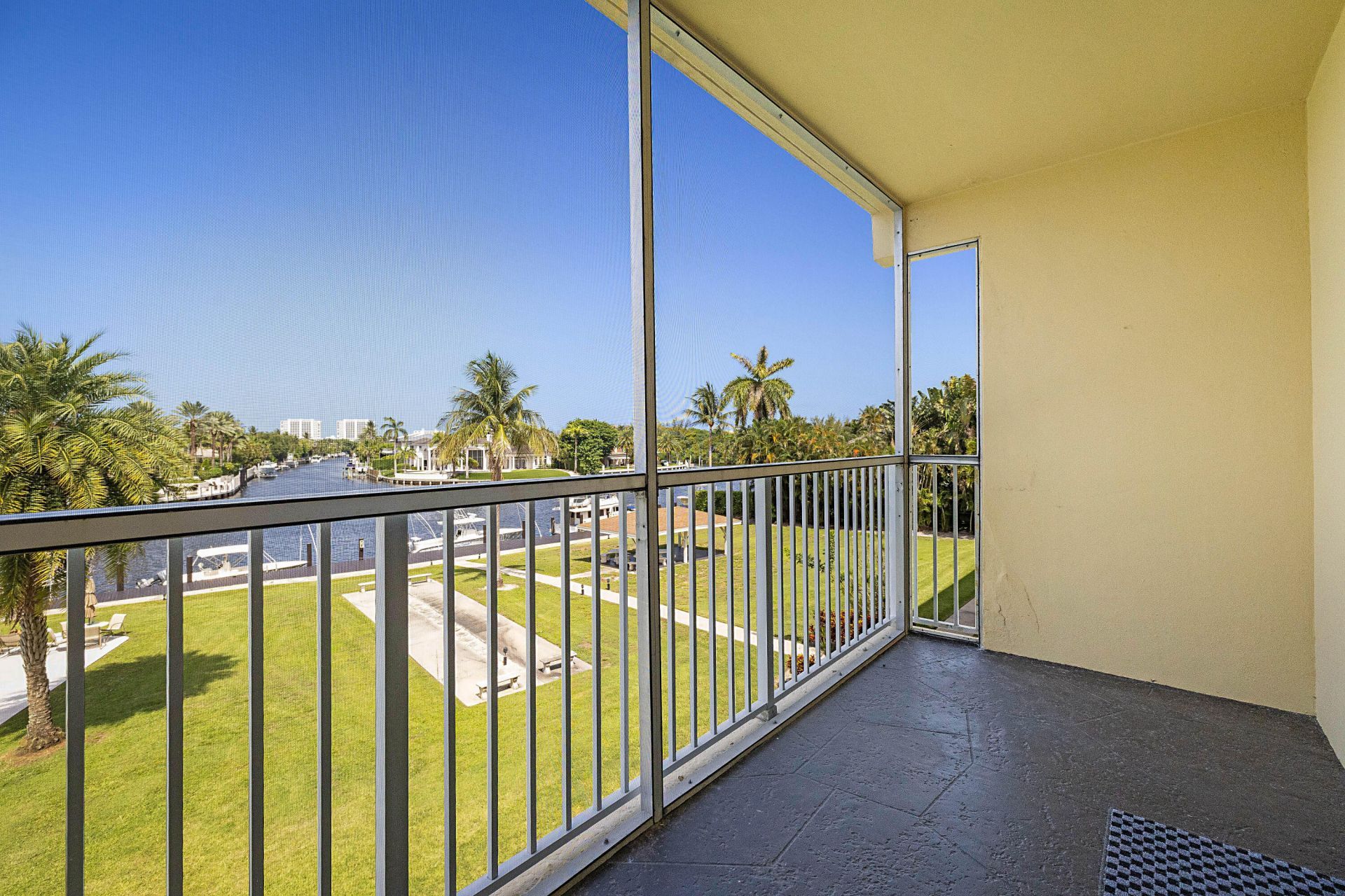 230 N Federal Highway, Unit 305, Deerfield Beach, FL 33441 Photo