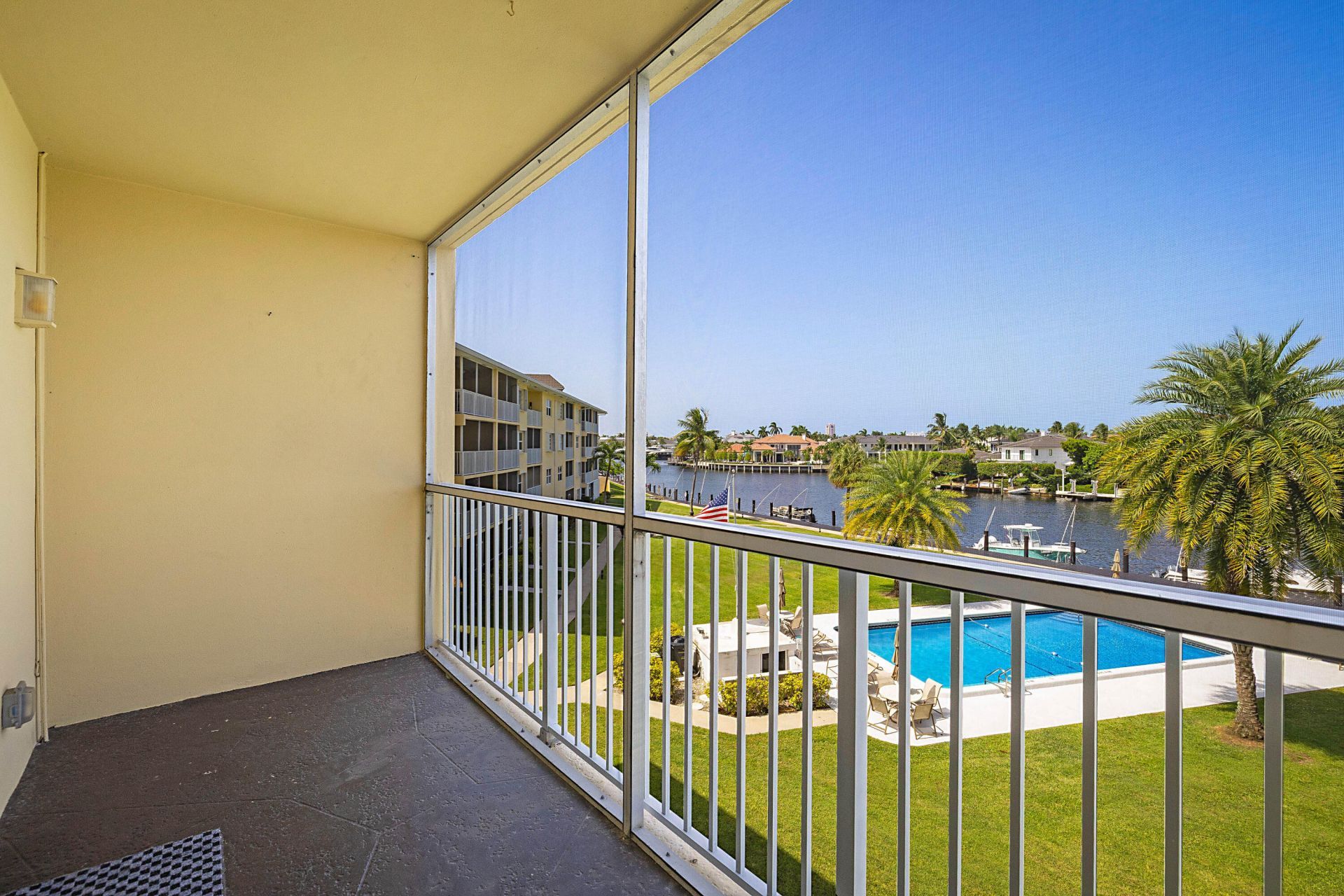 230 N Federal Highway, Unit 305, Deerfield Beach, FL 33441 Photo