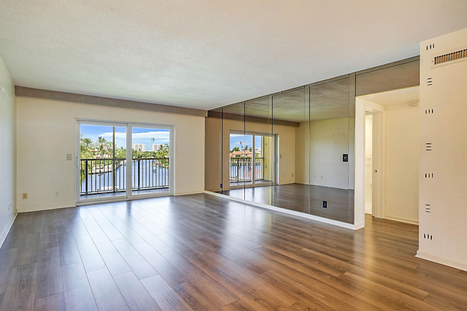 230 N Federal Highway, Unit 305, Deerfield Beach, FL 33441 Photo