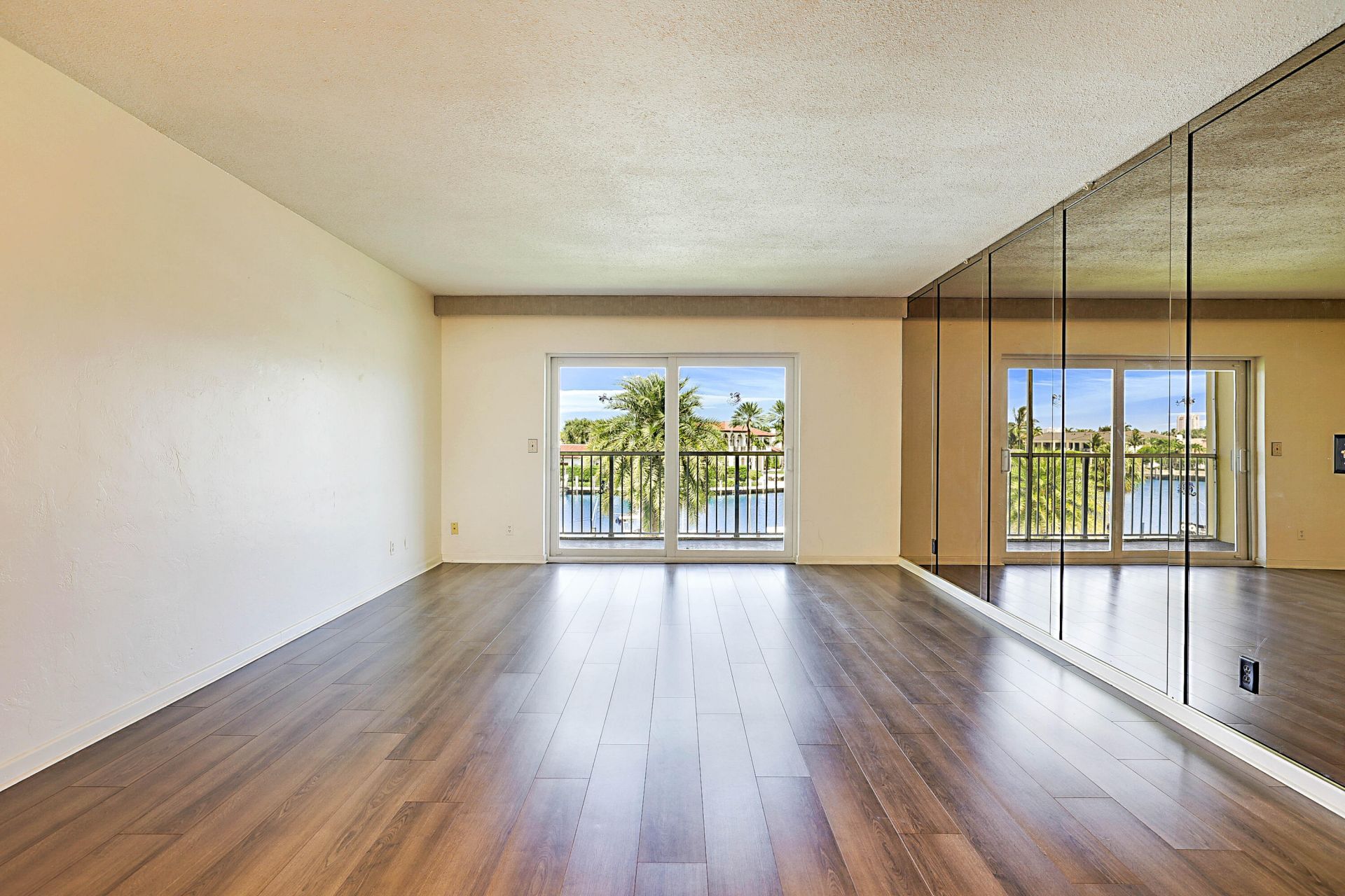 230 N Federal Highway, Unit 305, Deerfield Beach, FL 33441 Photo