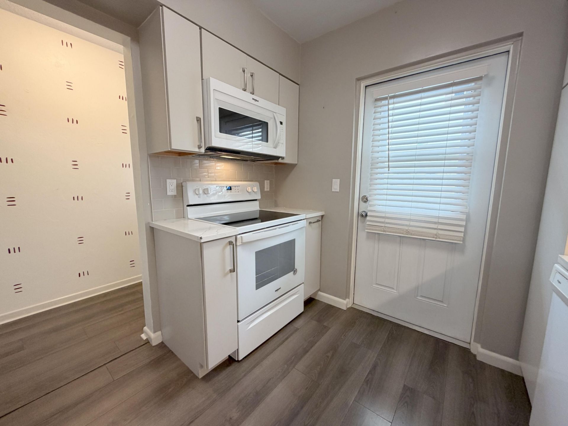 230 N Federal Highway, Unit 305, Deerfield Beach, FL 33441 Photo