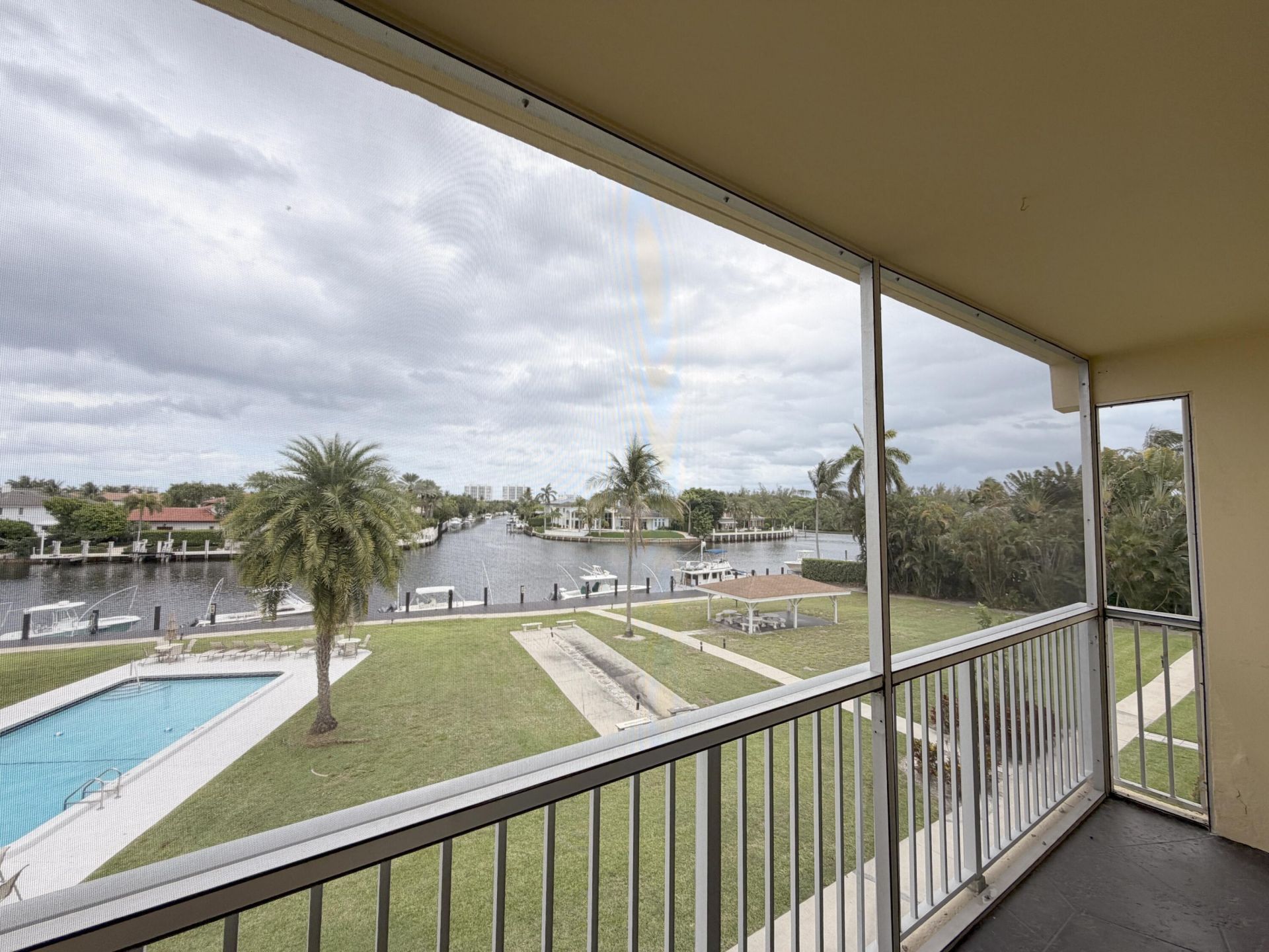 230 N Federal Highway, Unit 305, Deerfield Beach, FL 33441 Photo