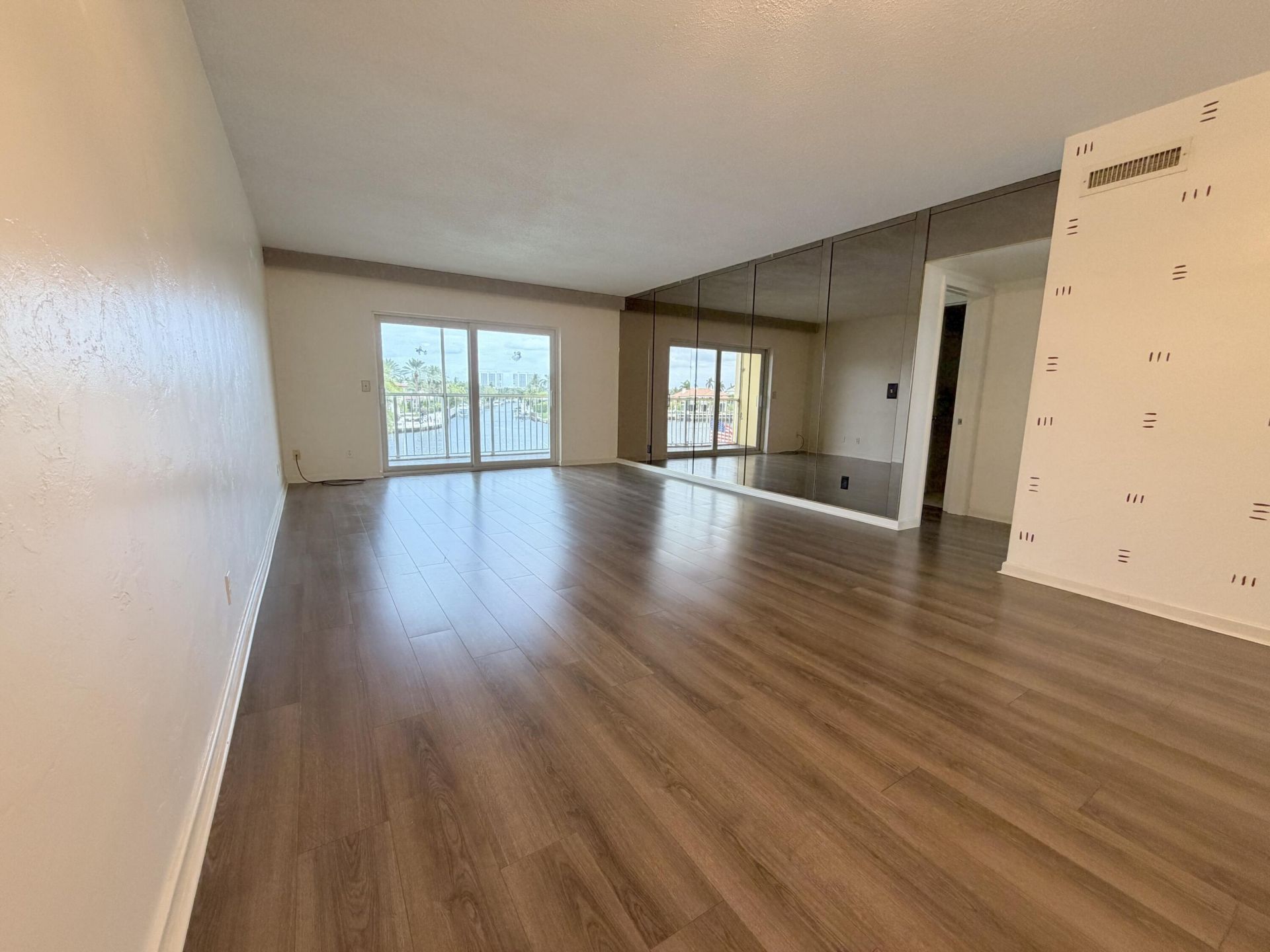 230 N Federal Highway, Unit 305, Deerfield Beach, FL 33441 Photo